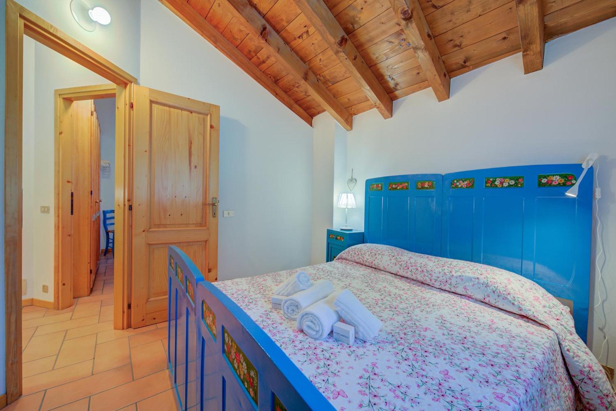Villa Il Castagno Few Min From Beach - Happy Rentals Castelveccana Exterior foto